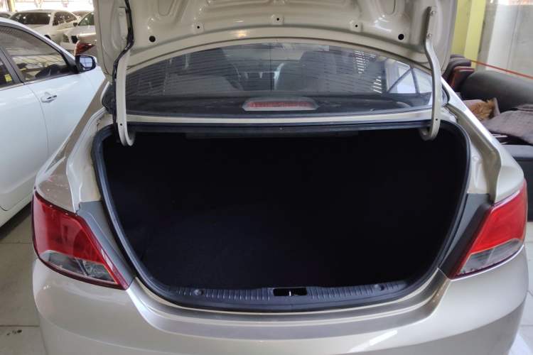 Used Hyundai Verna (older generation) 2014 1.4L Automatic Fashion GS Model Trunk