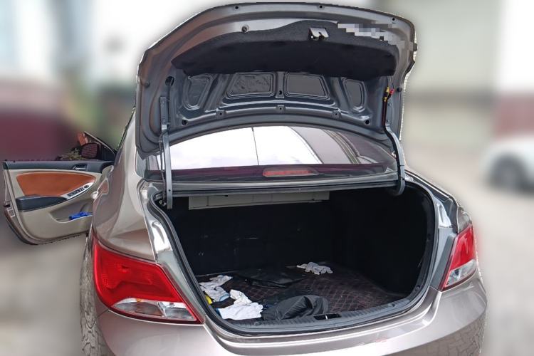 Used Hyundai Verna (older generation) 2014 1.4L Manual Smart GLS Trim Trunk