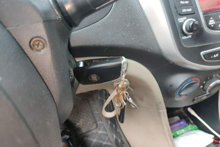 Used Hyundai Verna (older generation) 2014 1.4L Manual Smart GLS Trim Vehicle Key