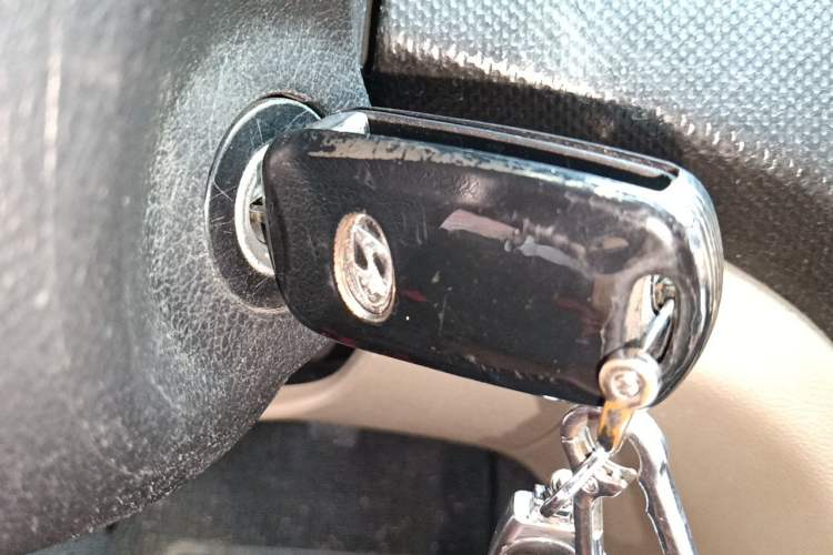 Used Hyundai Verna (older generation) 2014 1.4L Manual Smart GLS Trim Vehicle Key