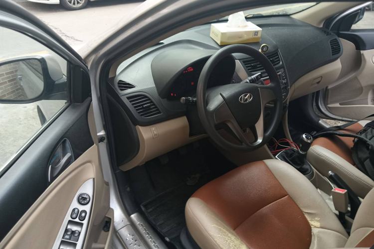 Used Hyundai Verna (older generation) 2014 1.4L Manual Smart GLS Trim Driver Seat