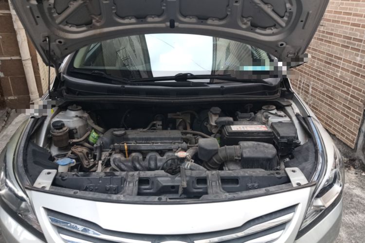 Used Hyundai Verna (older generation) 2014 1.4L Manual Smart GLS Trim Engine Bay