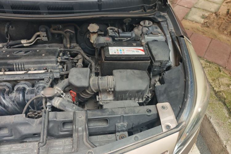 Used Hyundai Verna (older generation) 2014 1.4L Automatic Smart GLS Engine Bay Left