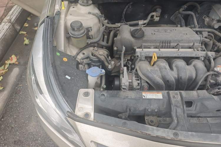 Used Hyundai Verna (older generation) 2014 1.4L Automatic Smart GLS Engine Bay Right