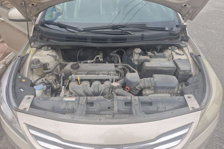 Used Hyundai Verna (older generation) 2014 1.4L Automatic Smart GLS Engine Bay