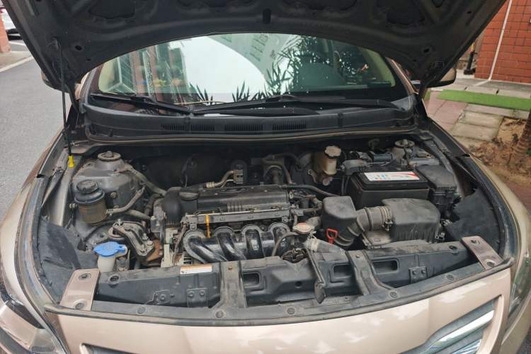 Used Hyundai Verna (older generation) 2014 1.4L Automatic Smart GLS Engine Bay