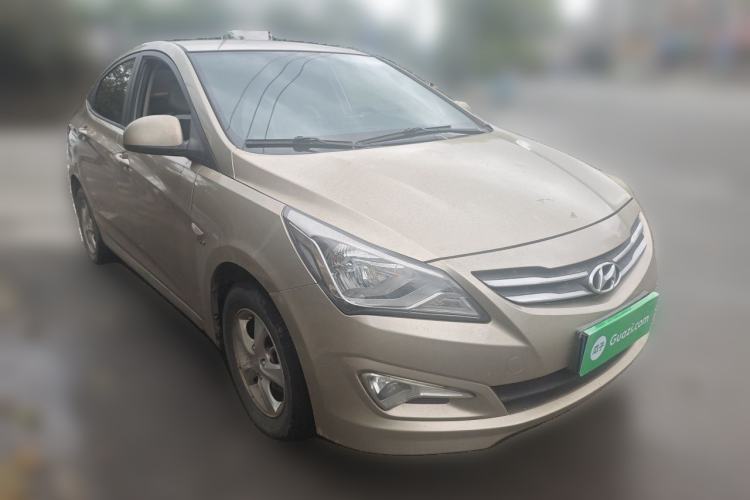 Used Hyundai Verna (older generation) 2014 1.4L Automatic Smart GLS Front Right 45 Deg