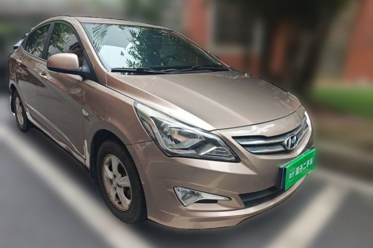 Used Hyundai Verna (older generation) 2014 1.4L Automatic Smart GLS Front Right 45 Deg