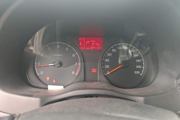Used Hyundai Verna (older generation) 2014 1.4L Automatic Smart GLS Instrument Cluster