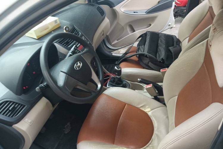 Used Hyundai Verna (older generation) 2014 1.4L Manual Smart GLS Trim Left Front Seat