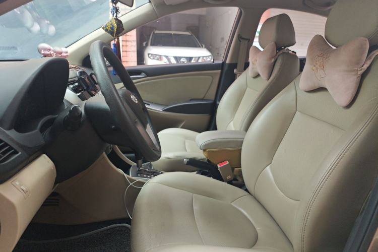 Used Hyundai Verna (older generation) 2014 1.4L Automatic Smart GLS Left Front Seat