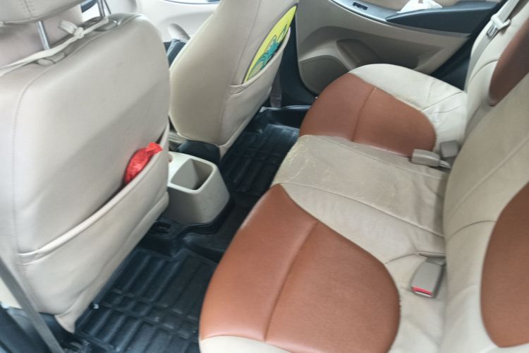 Used Hyundai Verna (older generation) 2014 1.4L Manual Smart GLS Trim Left Rear Seat