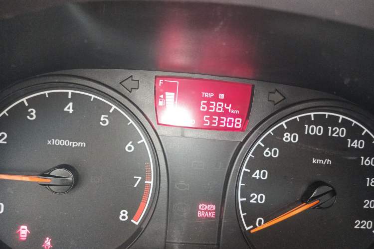 Used Hyundai Verna (older generation) 2014 1.4L Manual Smart GLS Trim Odometer Close Up