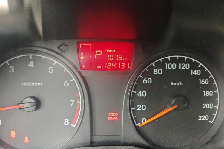 Used Hyundai Verna (older generation) 2014 1.4L Automatic Smart GLS Odometer Close Up