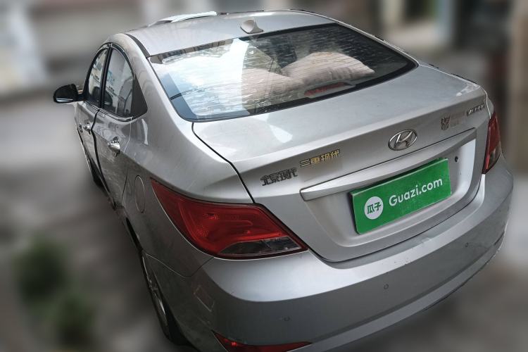 Used Hyundai Verna (older generation) 2014 1.4L Manual Smart GLS Trim Rear Left 45 Deg