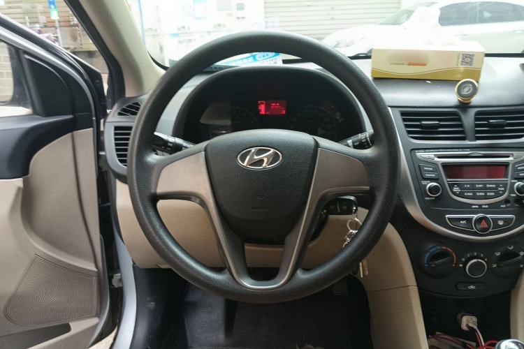 Used Hyundai Verna (older generation) 2014 1.4L Manual Smart GLS Trim Steering Wheel