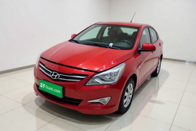 Hyundai Verna (older generation) 2014 1.4L Manual Smart GLS Trim de segunda mano