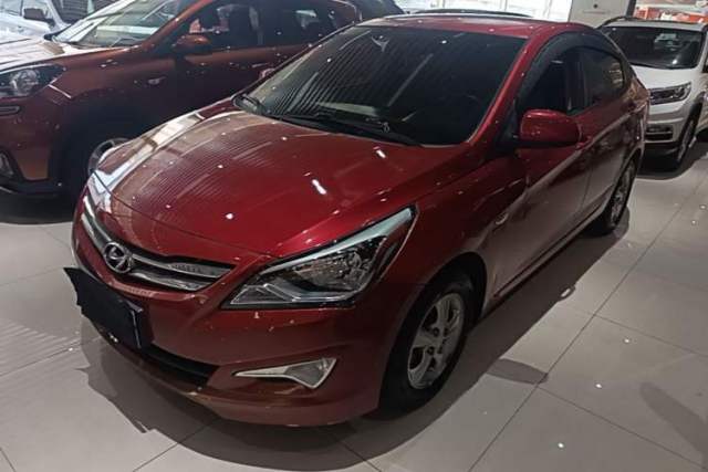 Hyundai Verna (older generation) 2014 1.4L Automatic Smart GLS usado