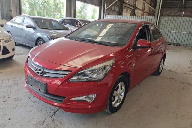 Hyundai Verna (older generation) 2014 1.4L Automatic Smart GLS usado