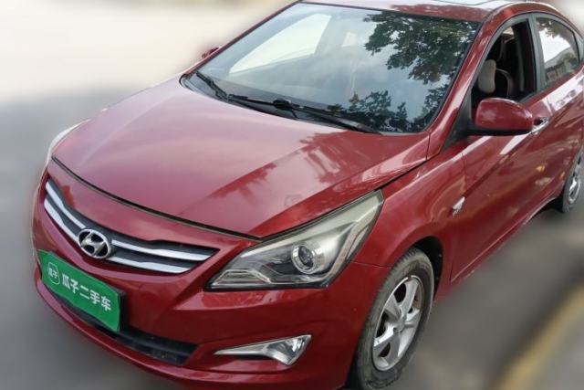 Hyundai Verna (older generation) 2014 1.4L Automatic Leading-Edge GLX usado
