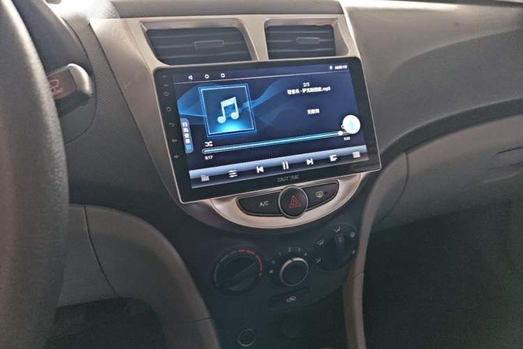 Used Hyundai Verna (older generation) 2014 1.4L Automatic Smart GLS Audio And AC Panel