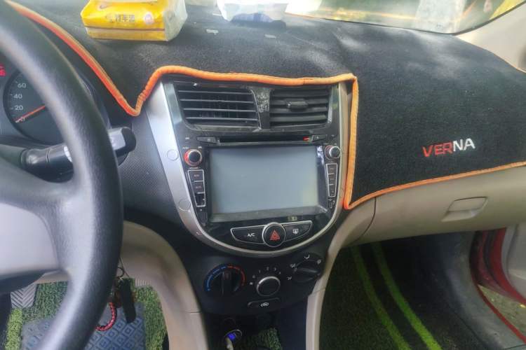 Used Hyundai Verna (older generation) 2014 1.4L Manual Smart GLS Trim Audio And AC Panel
