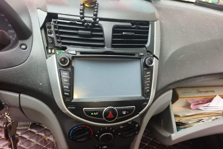 Used Hyundai Verna (older generation) 2014 1.4L Automatic Smart GLS Audio And AC Panel