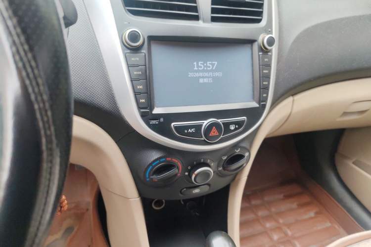 Used Hyundai Verna (older generation) 2014 1.4L Automatic Smart GLS Audio And AC Panel