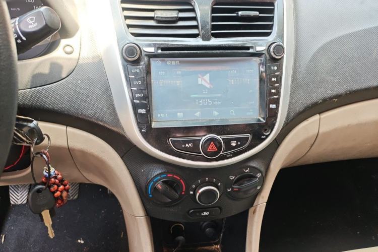 Used Hyundai Verna (older generation) 2014 1.4L Manual Smart GLS Trim Audio And AC Panel