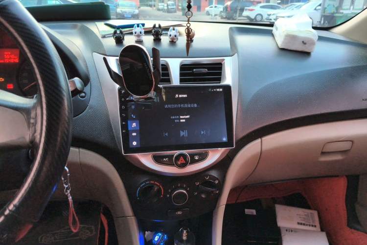 Used Hyundai Verna (older generation) 2014 1.4L Manual Smart GLS Trim Audio And AC Panel