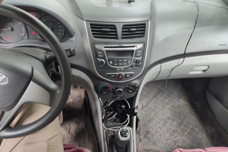 Used Hyundai Verna (older generation) 2014 1.4L Manual Smart GLS Trim Audio And AC Panel