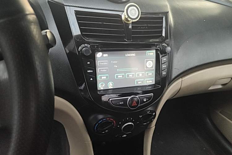 Used Hyundai Verna (older generation) 2014 1.4L Automatic Smart GLS Audio And AC Panel