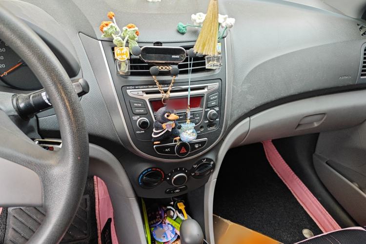 Used Hyundai Verna (older generation) 2014 1.4L Automatic Smart GLS Audio And AC Panel