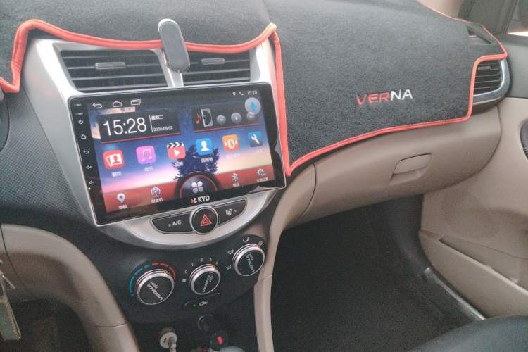 Used Hyundai Verna (older generation) 2014 1.4L Automatic Smart GLS Audio And AC Panel