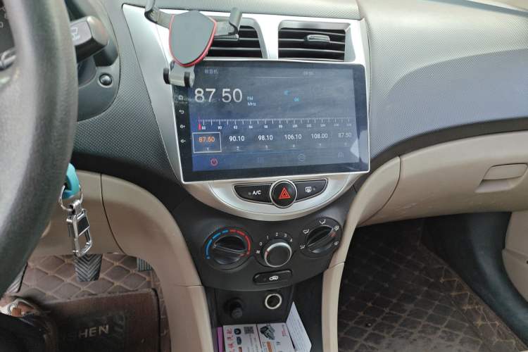 Used Hyundai Verna (older generation) 2014 1.4L Manual Smart GLS Trim Audio And AC Panel