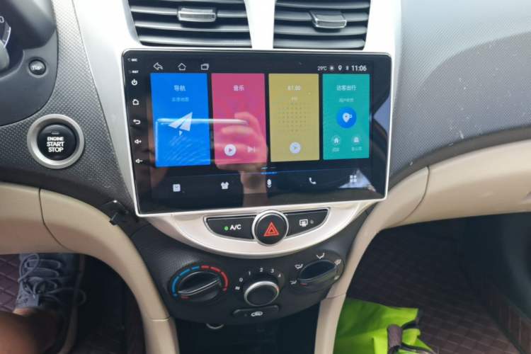 Used Hyundai Verna (older generation) 2014 1.4L Automatic Leading-Edge GLX Audio And AC Panel