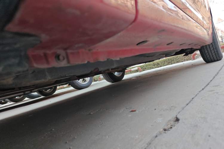 Used Hyundai Verna (older generation) 2014 1.4L Manual Smart GLS Trim Chassis Front Left