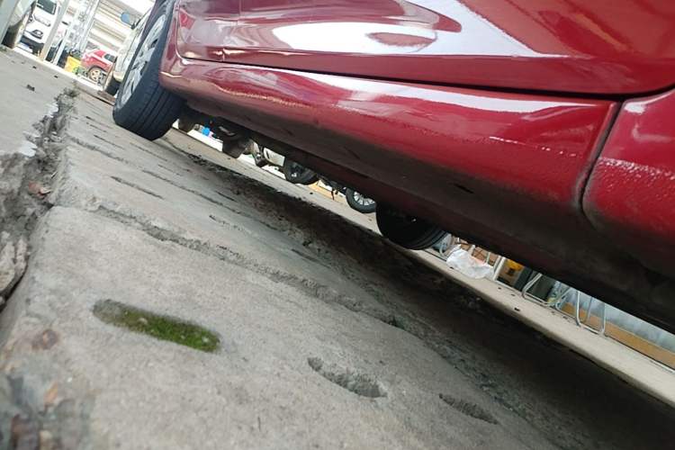 Used Hyundai Verna (older generation) 2014 1.4L Manual Smart GLS Trim Chassis Front Right