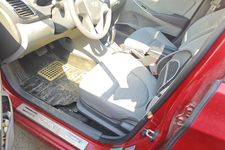 Used Hyundai Verna (older generation) 2014 1.4L Automatic Smart GLS Driver Seat