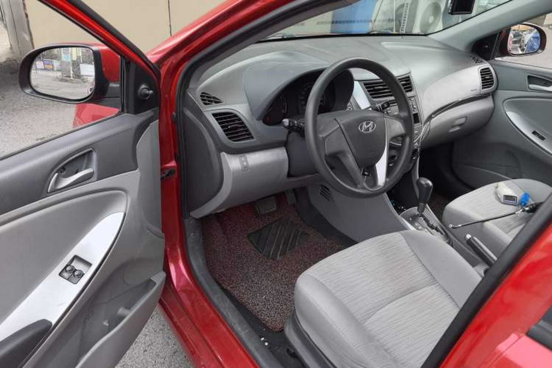 Used Hyundai Verna (older generation) 2014 1.4L Automatic Fashion GS Model Driver Seat
