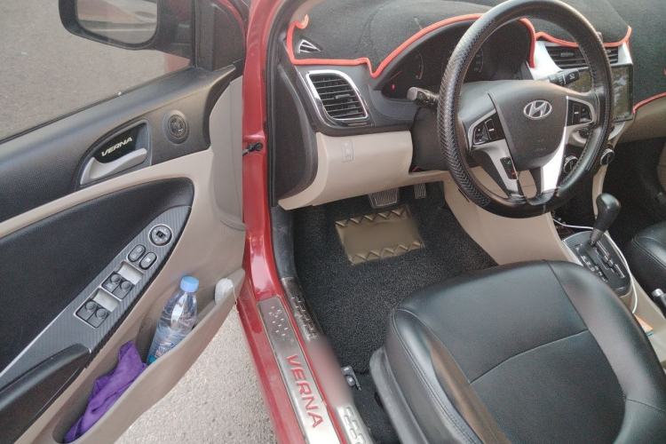 Used Hyundai Verna (older generation) 2014 1.4L Automatic Smart GLS Driver Seat