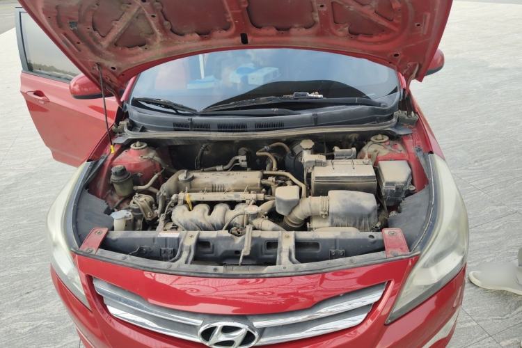 Used Hyundai Verna (older generation) 2014 1.4L Manual Fashion GS Model Engine Bay