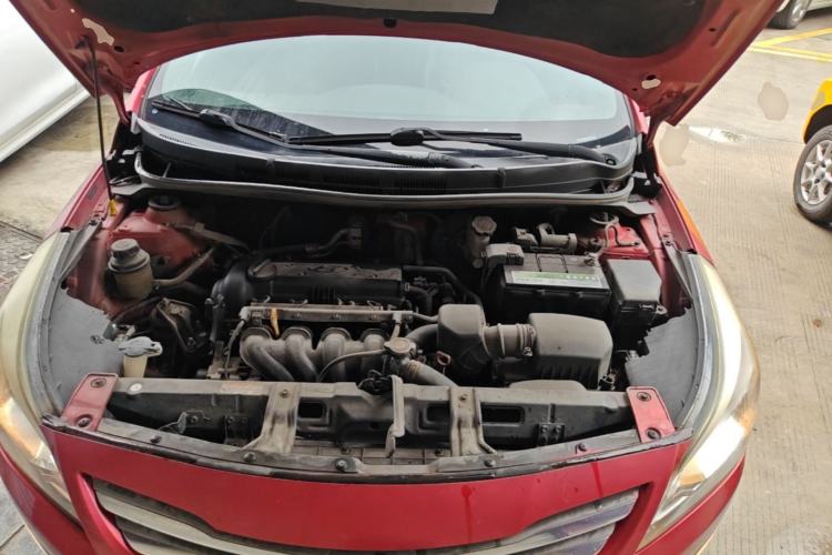 Used Hyundai Verna (older generation) 2014 1.4L Automatic Smart GLS Engine Bay