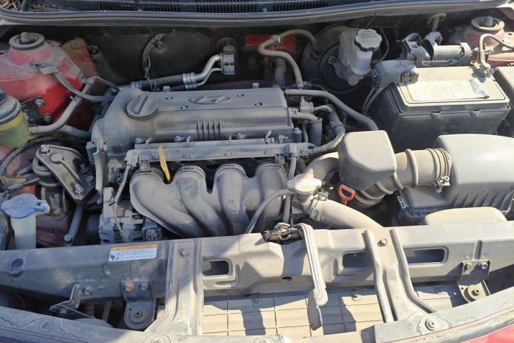 Used Hyundai Verna (older generation) 2014 1.4L Automatic Smart GLS Engine Bay