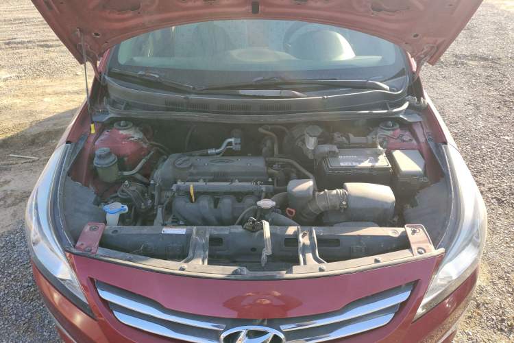 Used Hyundai Verna (older generation) 2014 1.4L Automatic Smart GLS Engine Bay