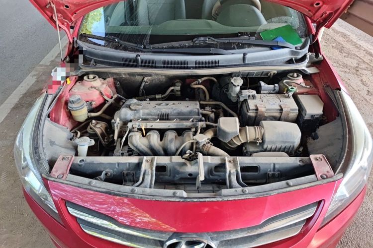 Used Hyundai Verna (older generation) 2014 1.4L Manual Smart GLS Trim Engine Bay
