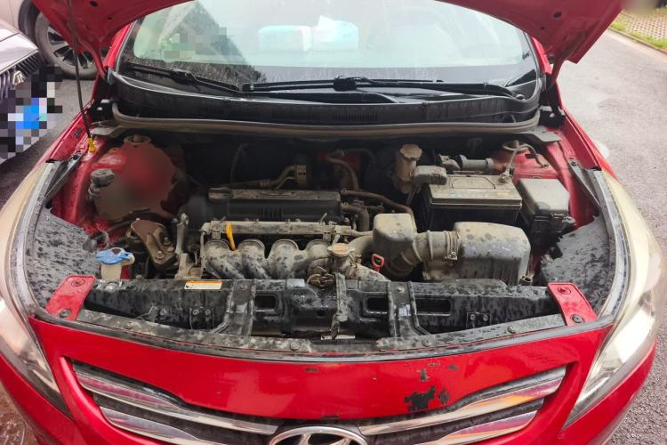 Used Hyundai Verna (older generation) 2014 1.4L Automatic Smart GLS Engine Bay