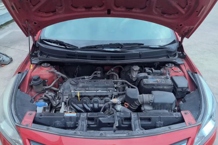 Used Hyundai Verna (older generation) 2014 1.4L Automatic Smart GLS Engine Bay