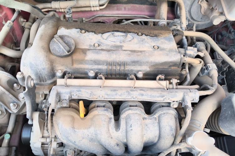 Used Hyundai Verna (older generation) 2014 1.4L Manual Smart GLS Trim Engine Bay