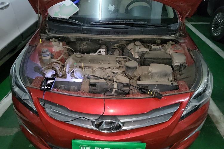 Used Hyundai Verna (older generation) 2014 1.4L Manual Smart GLS Trim Engine Bay